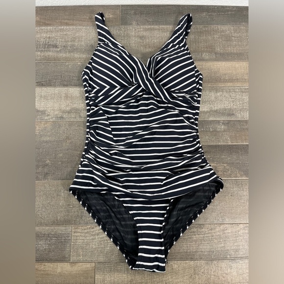 NWOT Sea Level Cross Front Striped One Piece - Picture 3 of 14